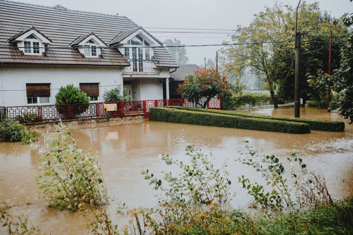 Épisode méditerranéen en vigilance orange : les bons réflexes face aux pluies et aux orages